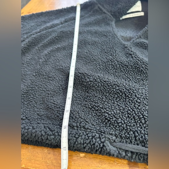 Urban Outfitters Black Teddy bear Short Sweater / Size XS - Picture 11 of 11